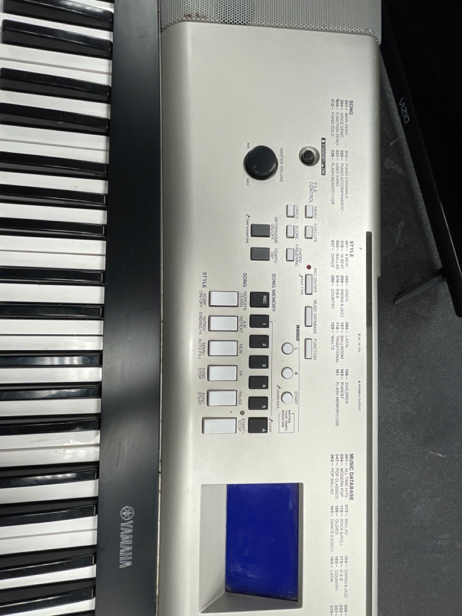 Yamaha YPG535 88 Key Portable Grand Keyboard Very Good Pawn 1
