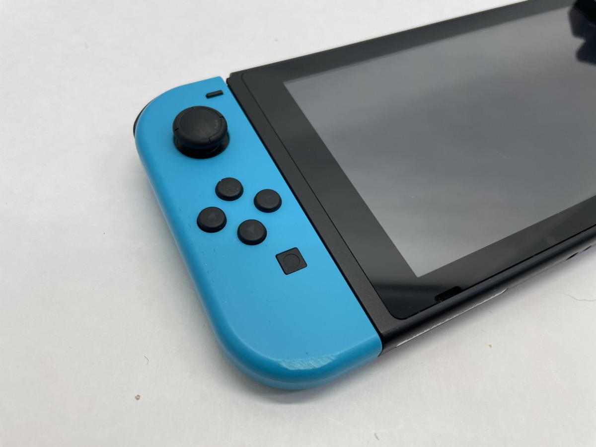 Nintendo Switch HAC001(01) W/Dock/Charger Very Good Heartland