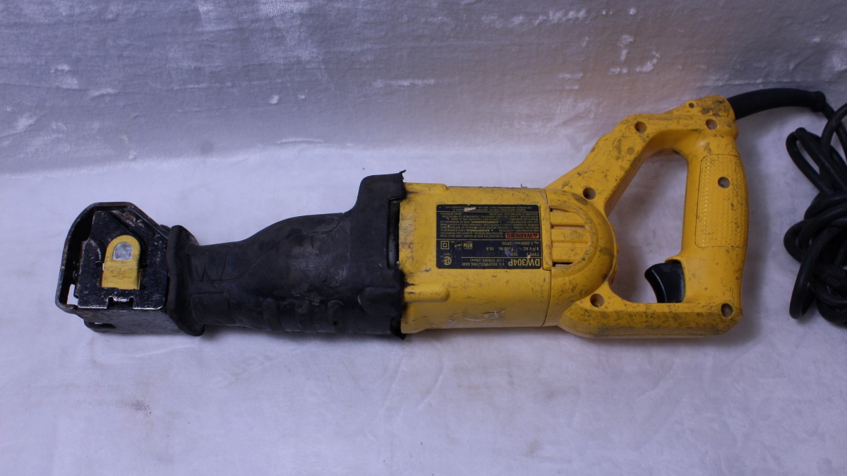 DEWALT DW304P Reciprocating Saw Good Mr. Pawn AZNV