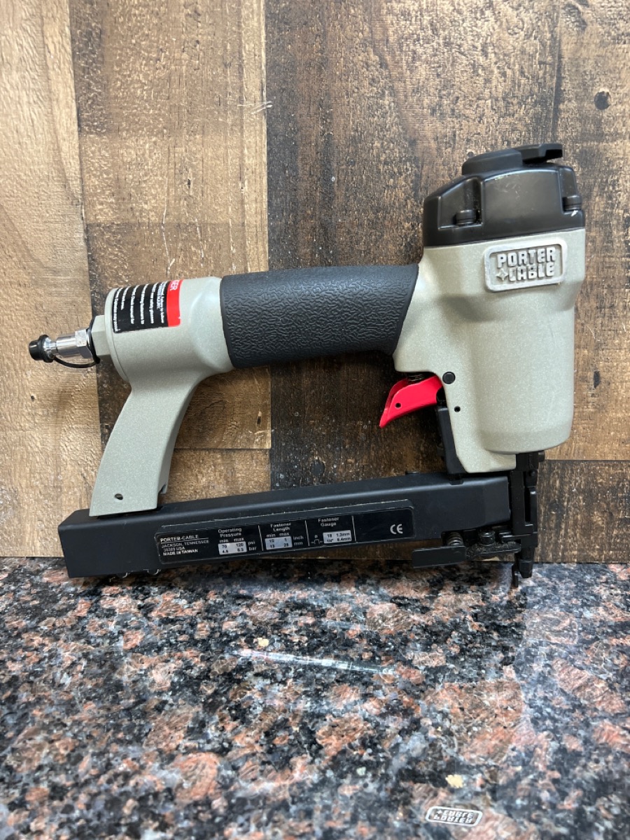 PORTER CABLE PNEUMATIC 18GAUGE 11/2 in. NARROW CROWN STAPLER NS100A