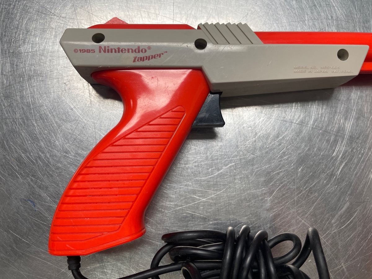 USED Original Nintendo NES Zapper Duck Hunt Gun NES-005 Good | Buya