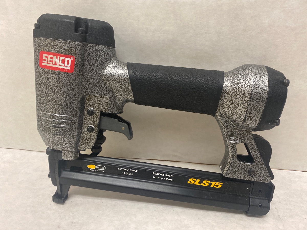 SENCO FINISHPRO 35, 15 GAUGE 2-1/2" ANGLED FINISH NAILER NAIL GUN Like ...