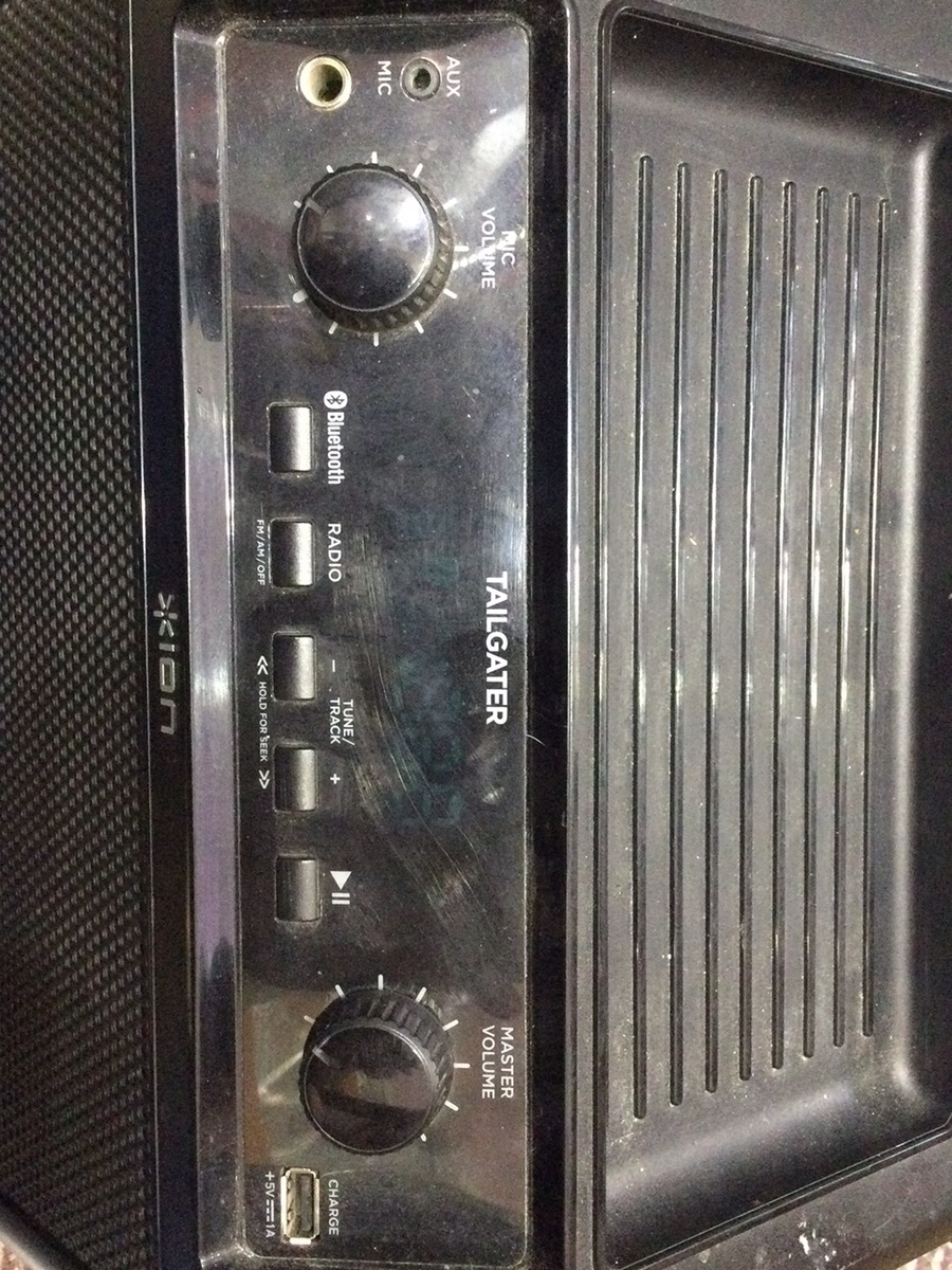 ION SPEAKER TAILGATER IPA77 Like New Carson Jewelry & Loan Carson