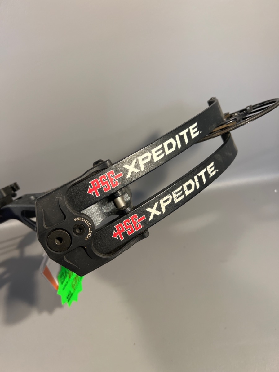 PSE ARCHERY XPEDITE COMPOUND BOW WITH WHISKER BISCUIT AND TROPHY RIDGE