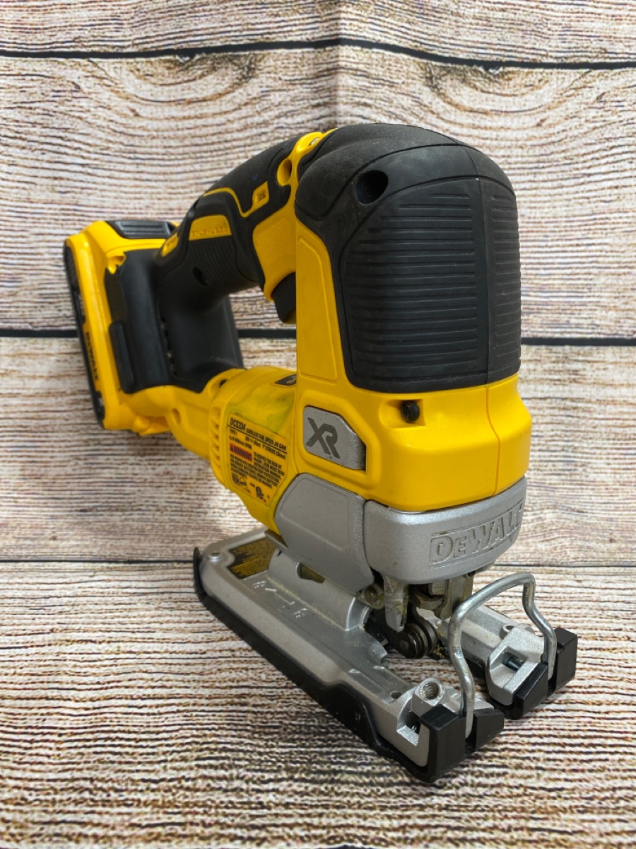 DEWALT DCS334 20V MAX XR CORDLESS BRUSHLESS JIGSAW WITH 2AH BATTERY