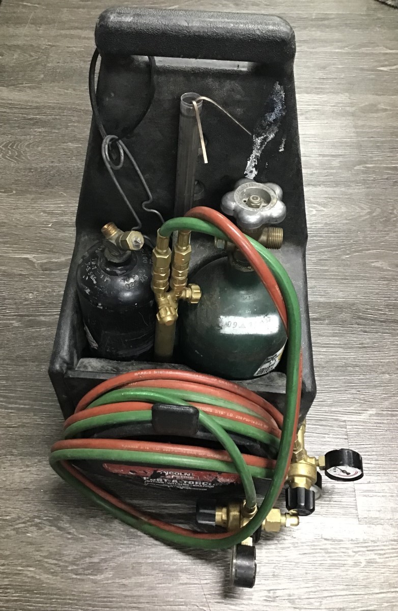 LINCOLN PORT A TORCH OXYGEN/ ACETYLENE SET WITH HOSE AND TANKS Good Buya