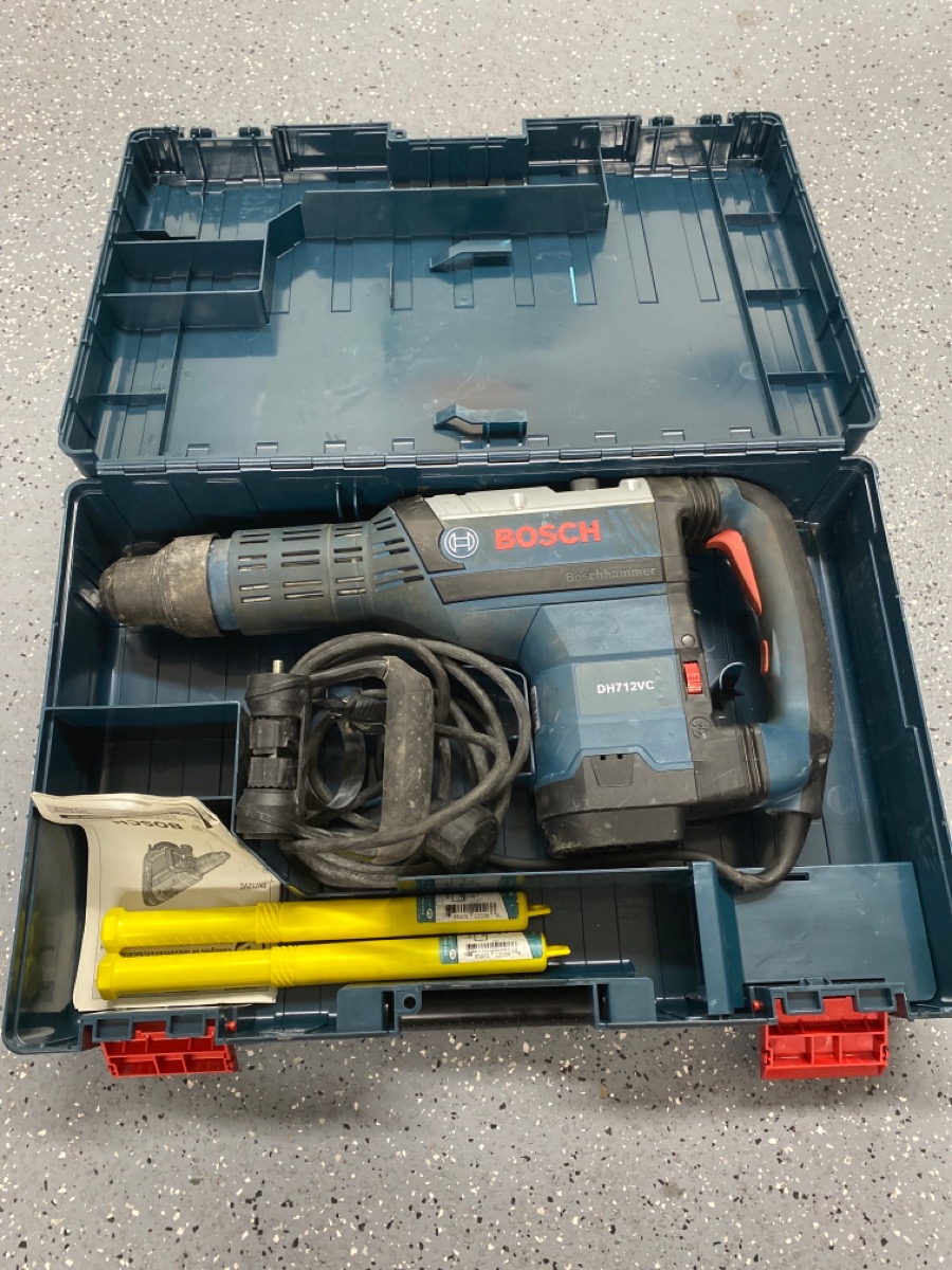 Bosch 14.5 Amp 13/4 in. Corded SDSMax Concrete Demolition Hammer Good