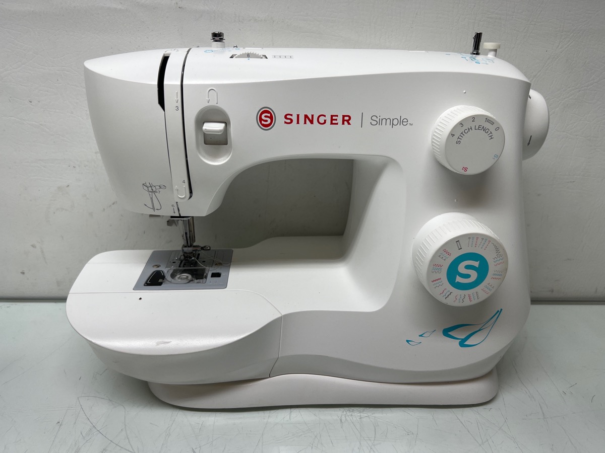 SINGER SIMPLE 3337 SEWING MACHINE W/ 29 BUILTIN STITCHES W/ FOOT PEDAL