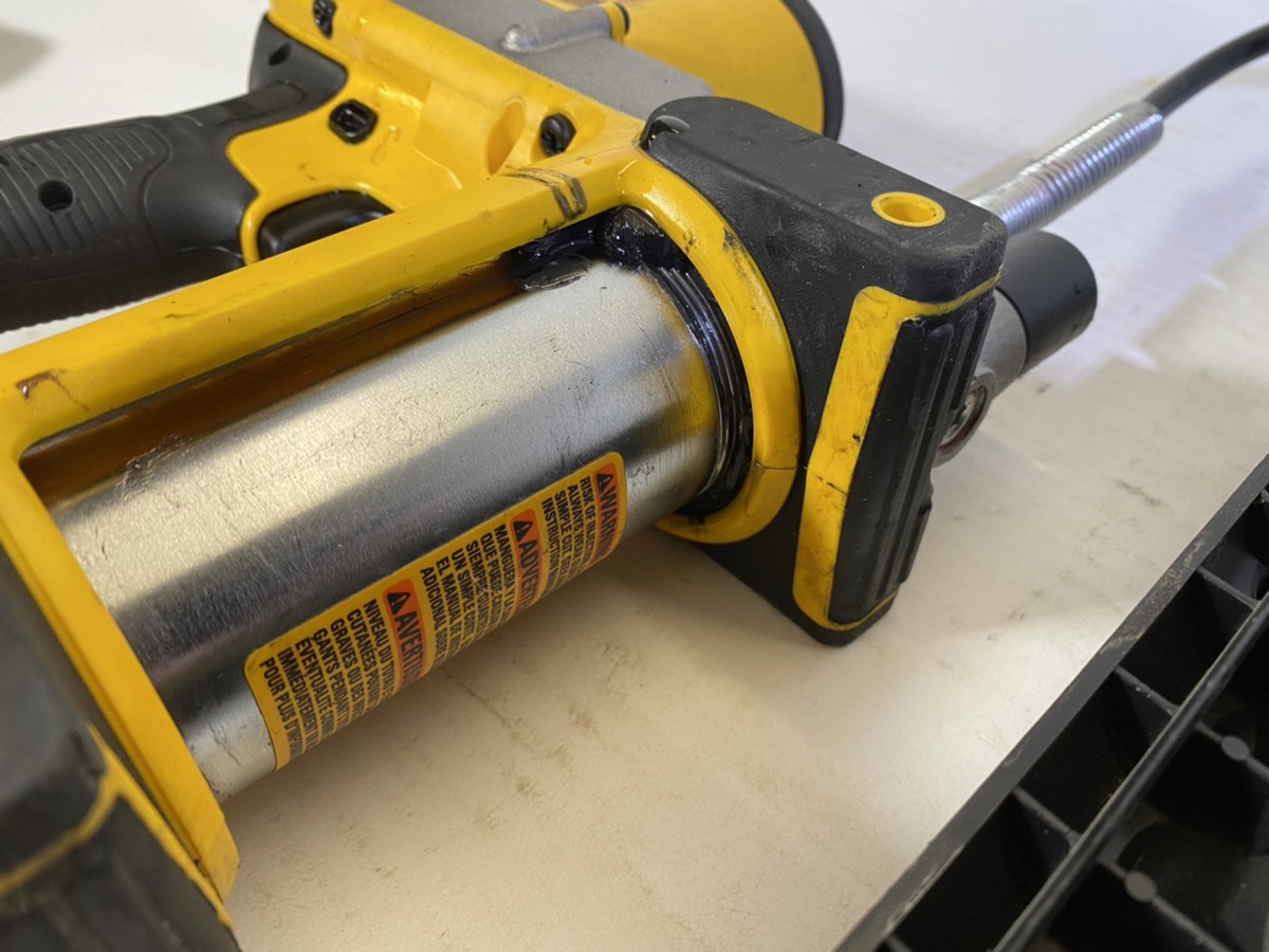 DEWALT DCGG571M1 20V Cordless Grease Gun Kit Very Good Capitol City