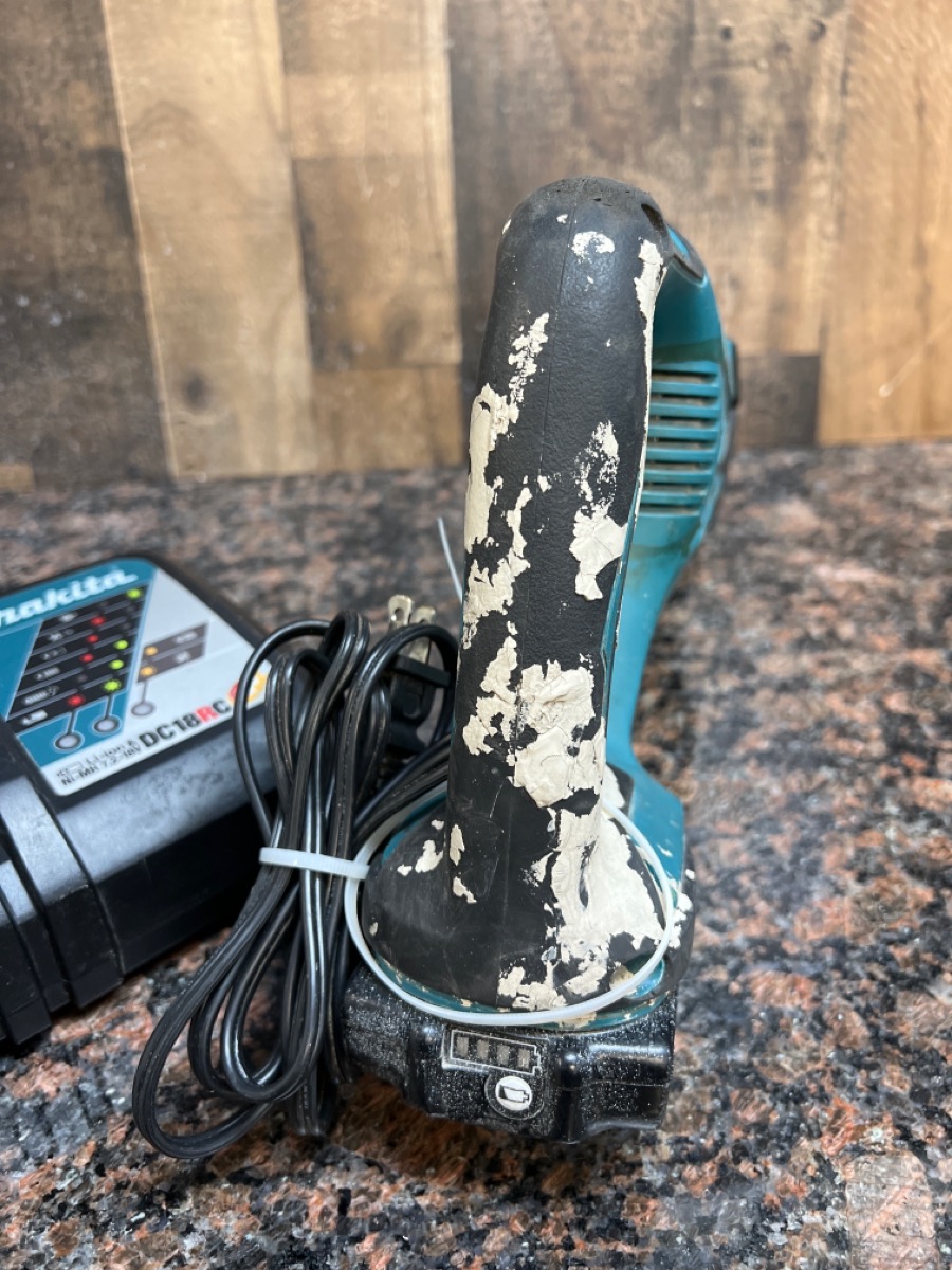 MAKITA XRJ05 18V RECIPROCATING SAWZALL KIT (2.0AH BATTERY & CHARGER