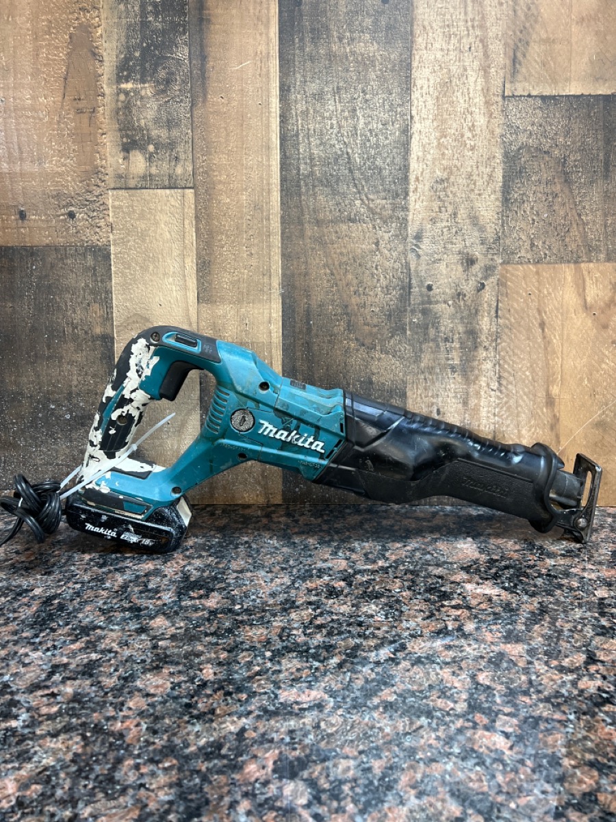 MAKITA XRJ05 18V RECIPROCATING SAWZALL KIT (2.0AH BATTERY & CHARGER