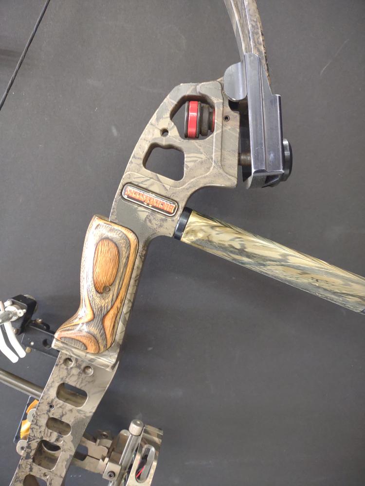 BUCKMASTERS GENERATION 2 COMPOUND BOW Very Good Buya