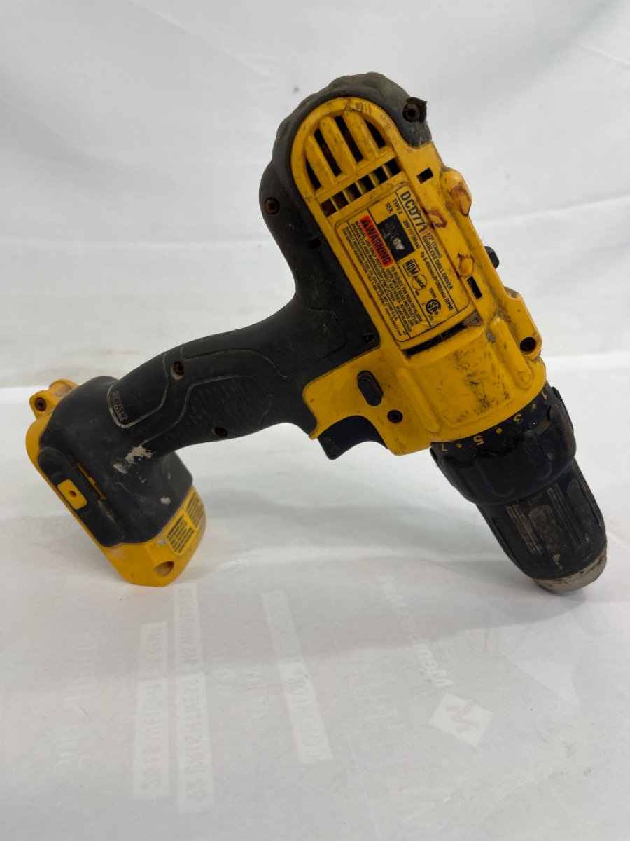 DEWALT DCD771 20 VOLT CORDLESS DRILL ***TOOL ONLY*** Good Sharp