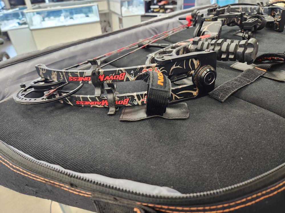 PSE ARCHERY BOW MADNESS 32 Good Buya