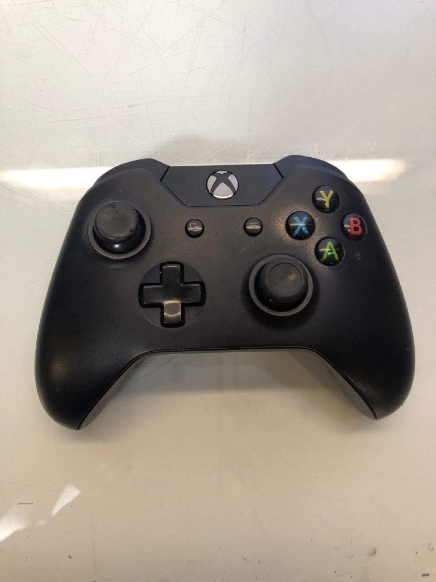 MICROSOFT XBOX ONE BLACK WIRELESS CONTROLLER- 1697 Good | Buya