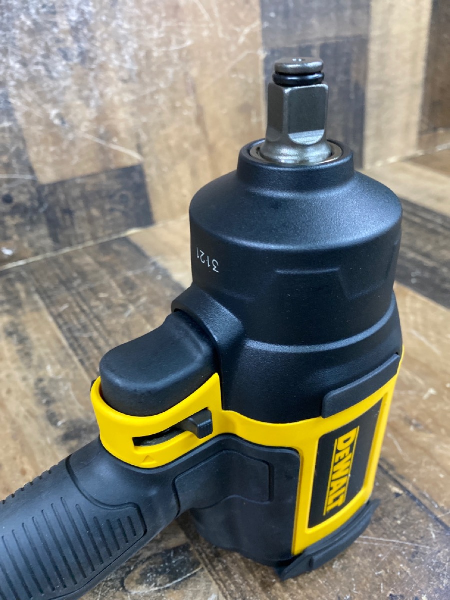 DEWALT DWMT70773 1/2 IN. HEAVYDUTY PNEUMATIC IMPACT WRENCH Like New Buya