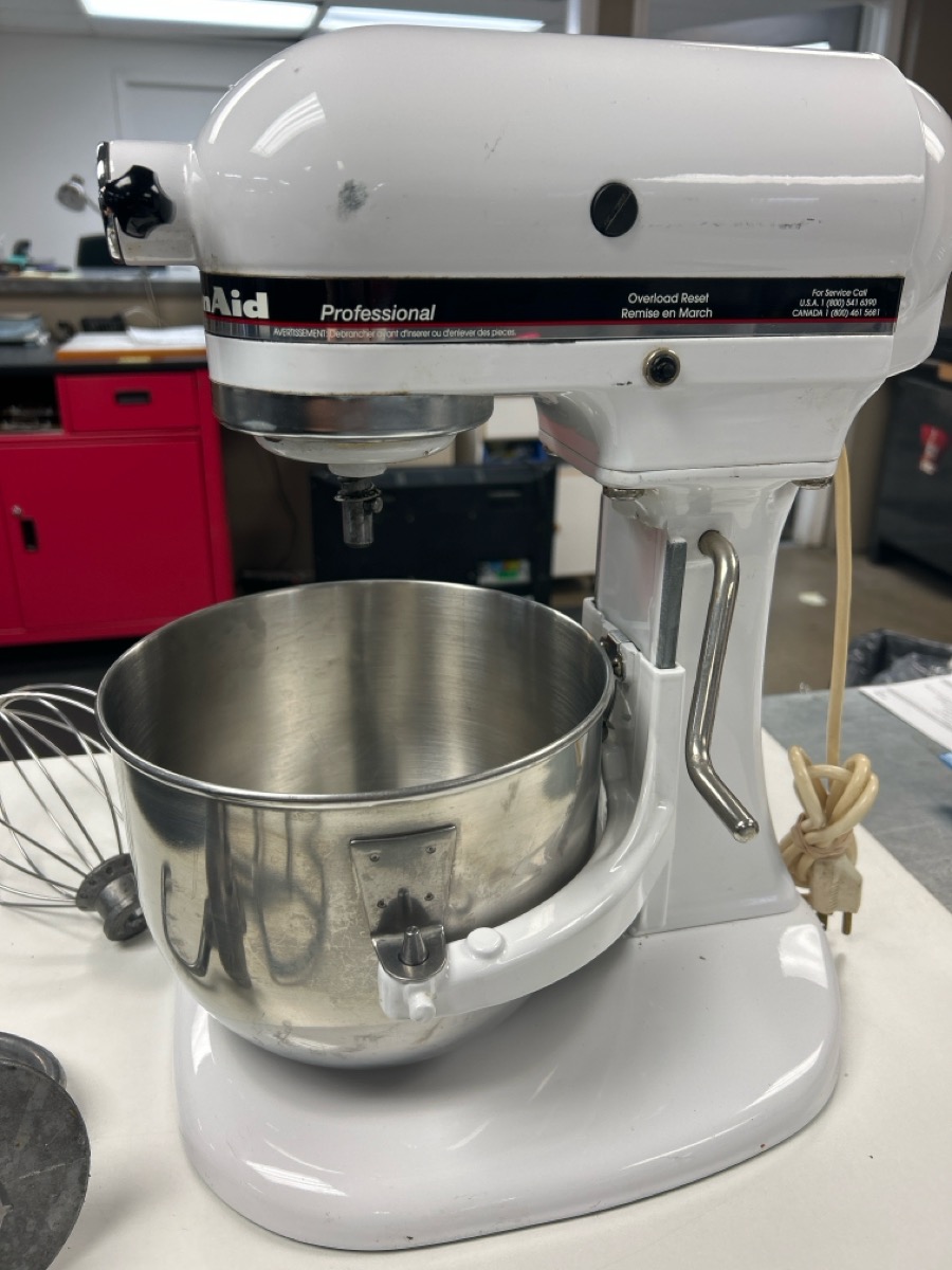 KITCHENAID CLASSIC MIXER KSM50PWH W/ATTACHMENTS Good Pawn 1 Spokane