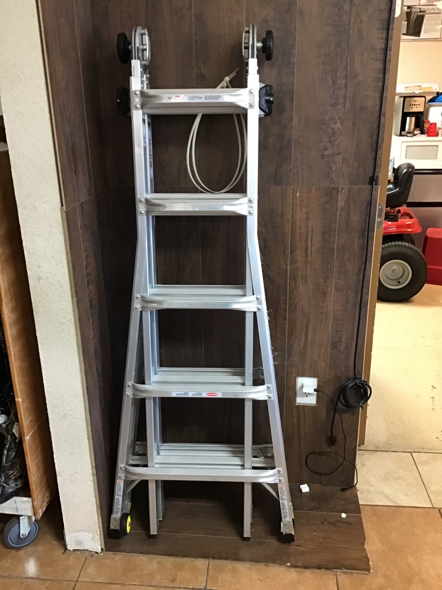 GORILLA LADDERS GLMPXA22 *INSTORE PICKUP ONLY * Acceptable Buya