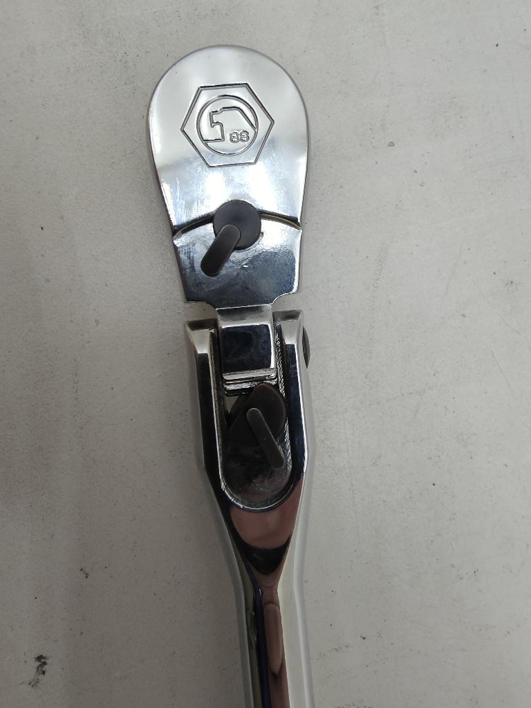 Matco Tools BFR128LF 3/8" 88 Tooth Locking Flex Head 12 Inch Ratchet