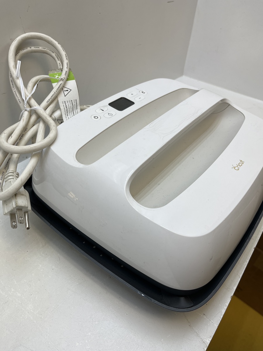Cricut EasyPress 2 Heat Press Raspberry 9" x 9" With Tray Very Good Buya