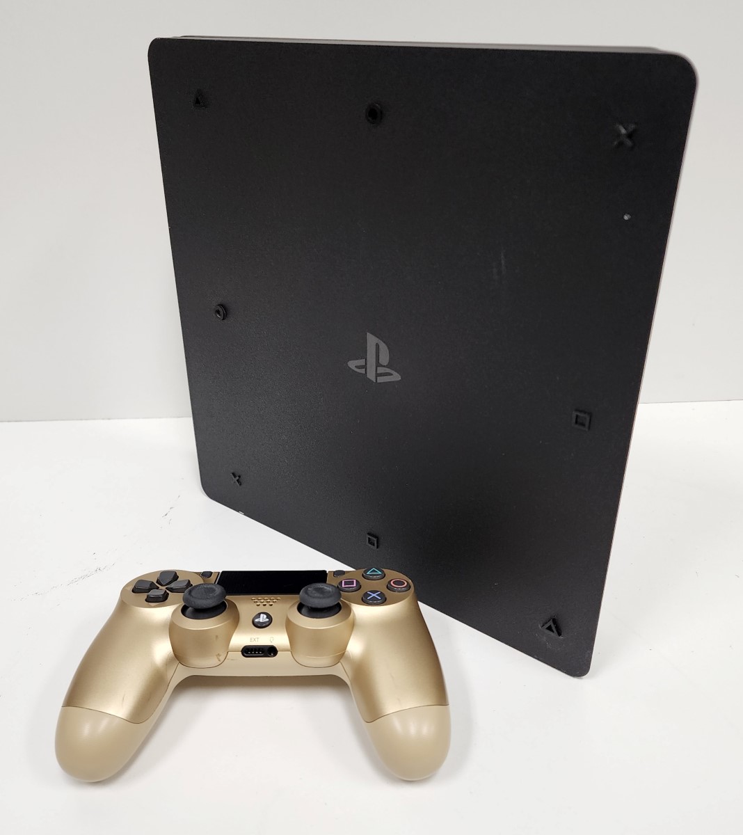 SONY PS4 SLIM 1TB WITH HOOKUPS AND GOLD CONTROLLER Good | Buya