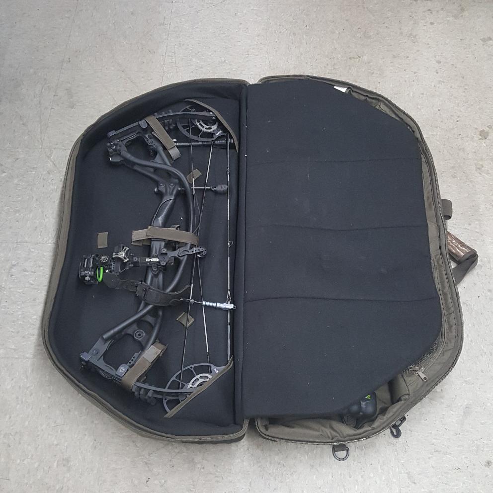 HOYT CARBON RX5 WITH BAG AND ARROWS Very Good Buya