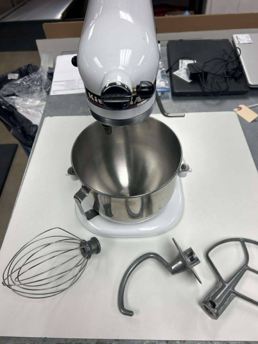 KITCHENAID CLASSIC MIXER KSM50PWH W/ATTACHMENTS Good Pawn 1 Spokane
