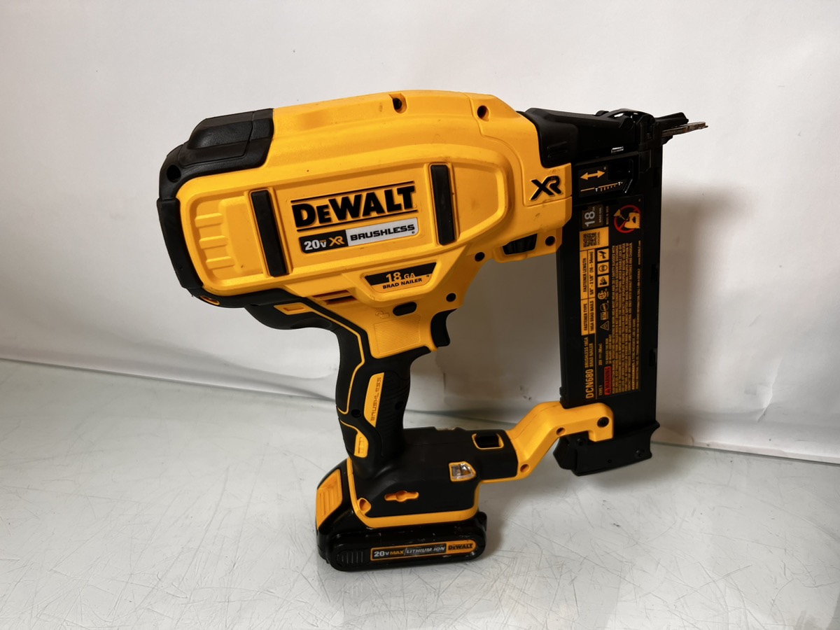 DEWALT DCN680 20V MAX XR 18GAUGE CORDLESS BRAD NAILER W/ 11.5AH BATTERY Good Buya