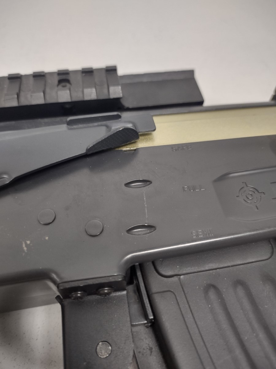 Crosman Pulse R76 Airsoft Rifle With One Battery & One Mag