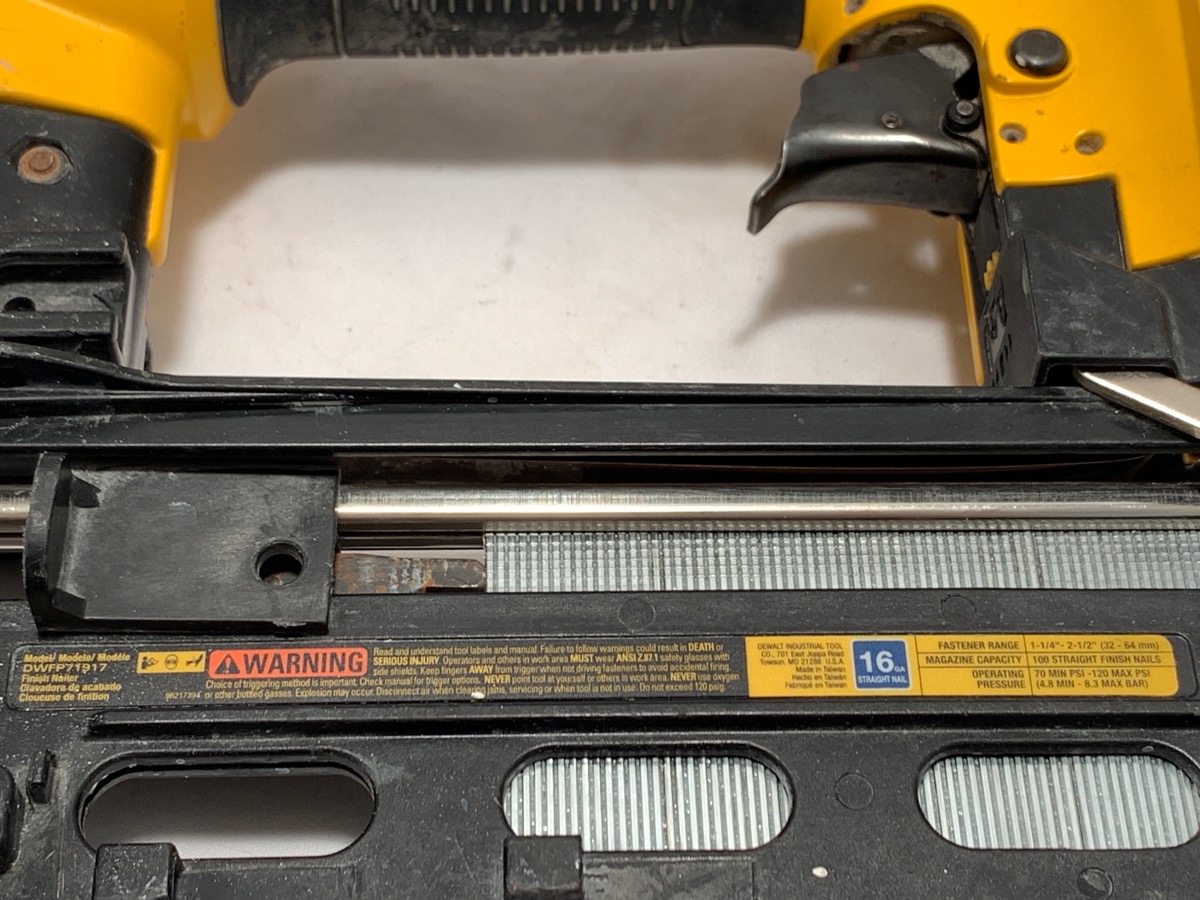 DEWALT DWFP71917 16 GA. 21/2" PRECISION POINT PNEUMATIC FINISH NAILER