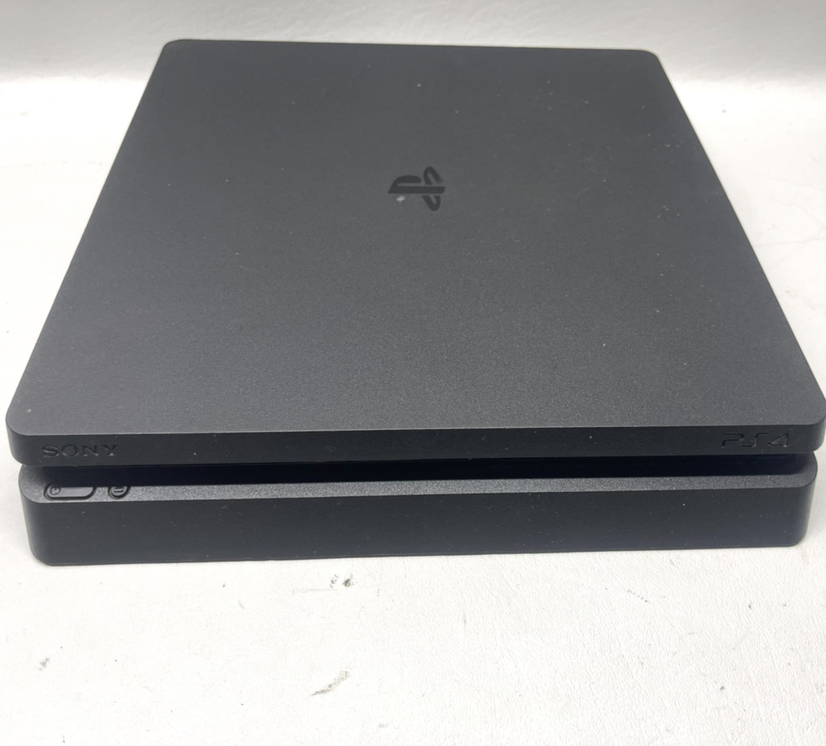 SONY PLAYSTATION 4 SLIM 1TB GAME CONSOLE BUNDLE CUH2215B Good