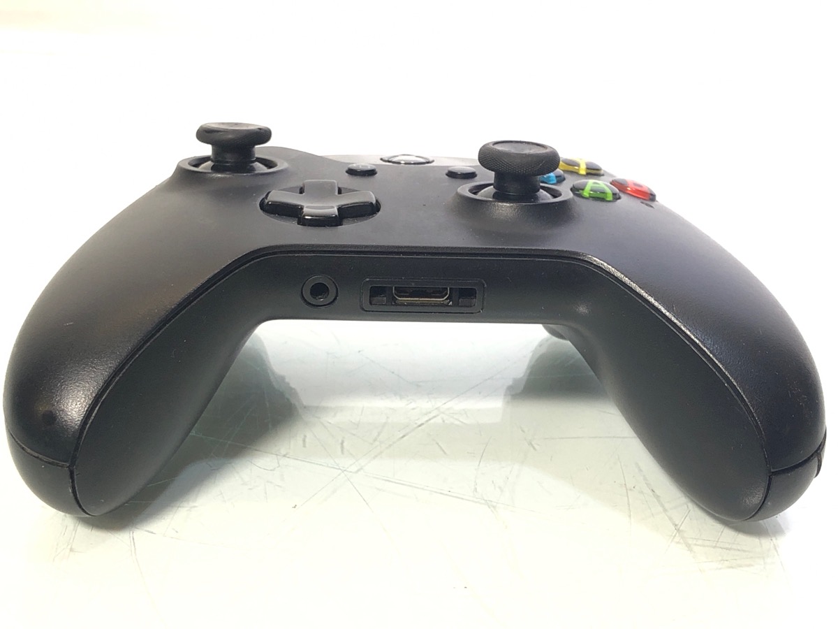 MICROSOFT XBOX ONE BLACK WIRELESS CONTROLLER- 1697 Good | Buya