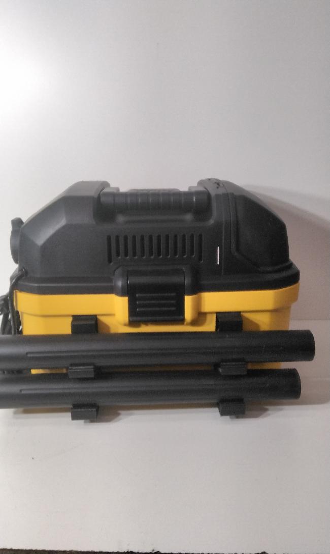 DEWALT 18/20V MAX Cordless/Corded WetDry Vacuum Cleaner Good Buya