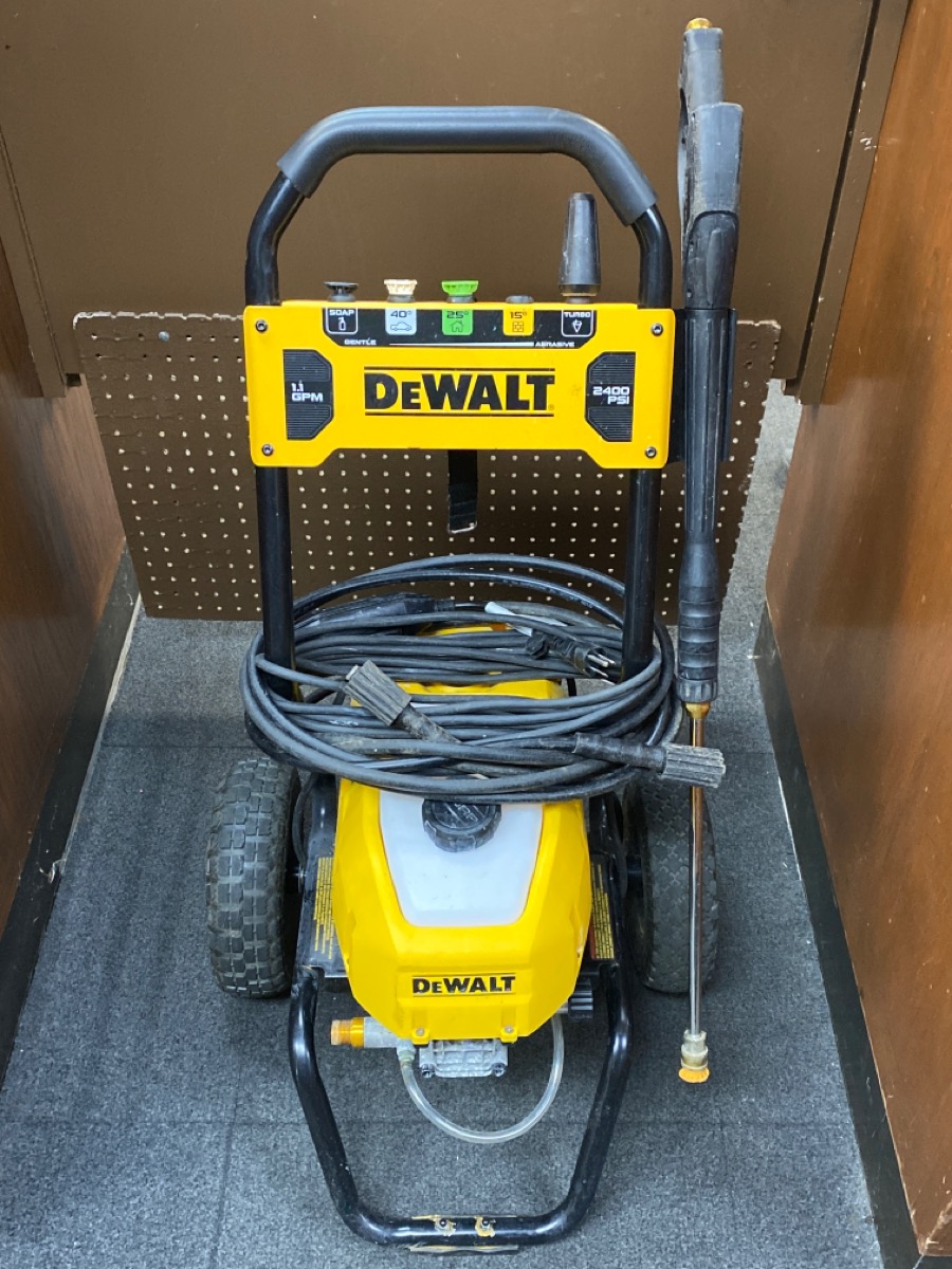 Dewalt 2400 PSI 1.1 GPM Cold Water Electric Pressure Washer DWPW2400