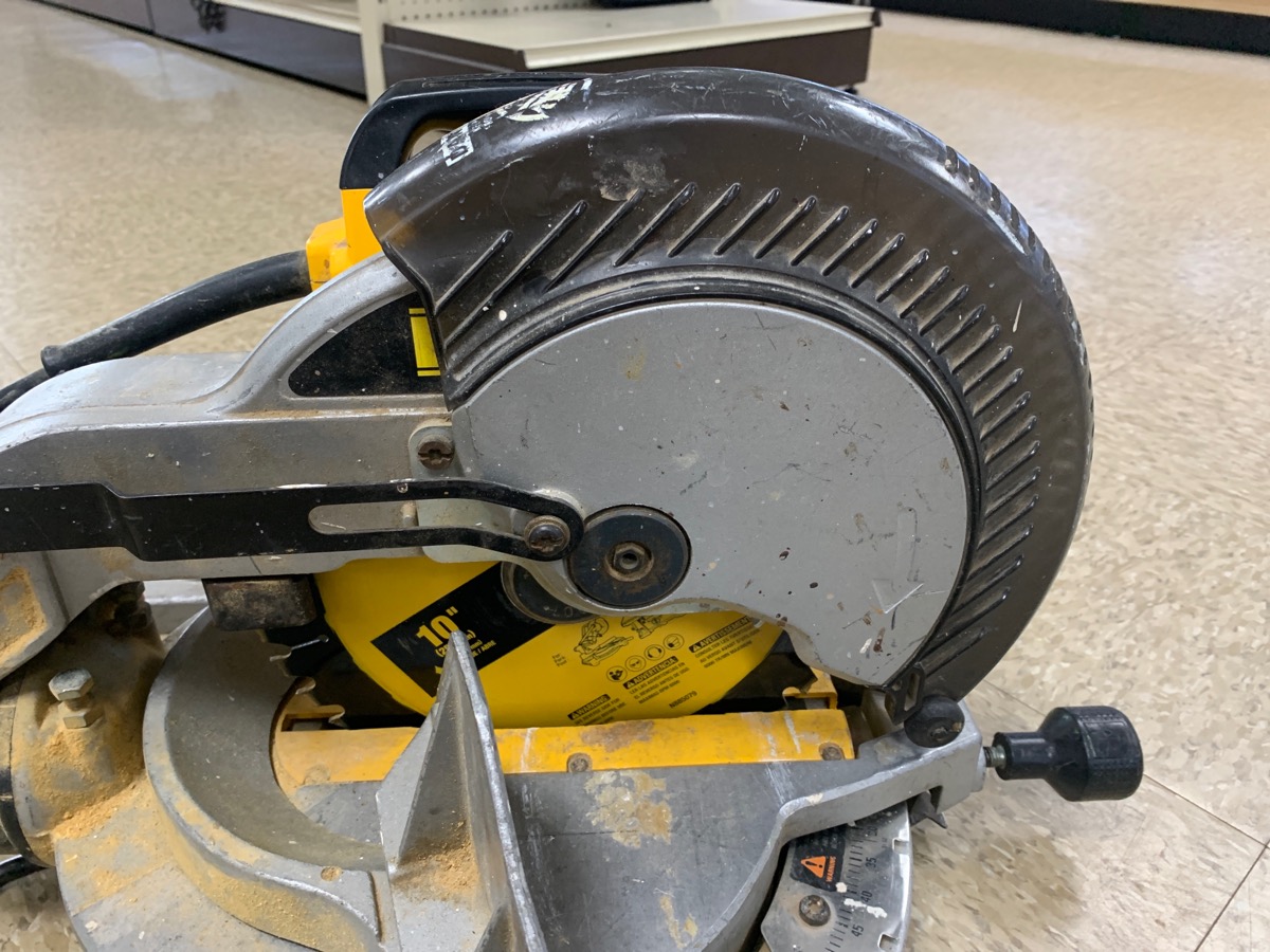 DEWALT DW703 COMPOUND MITER SAW Good Buya