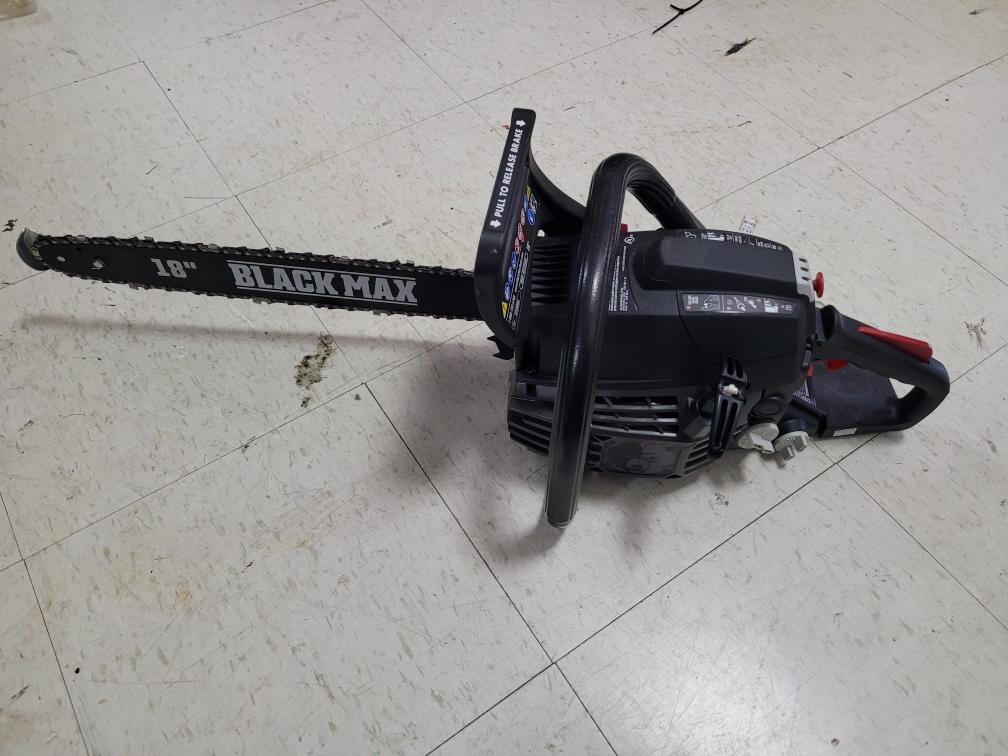 BLACK MAX 18" CHAINSAW Very Good Buya