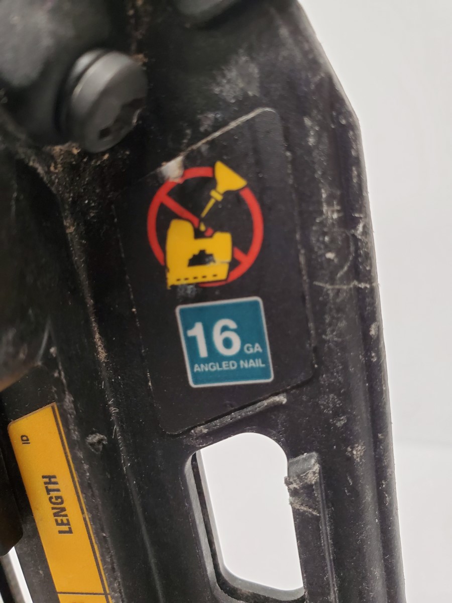 DEWALT DCN660 FINISH NAILER 16GA 20 DEGREE ANGLE 20V MAX XR TOOL ONLY