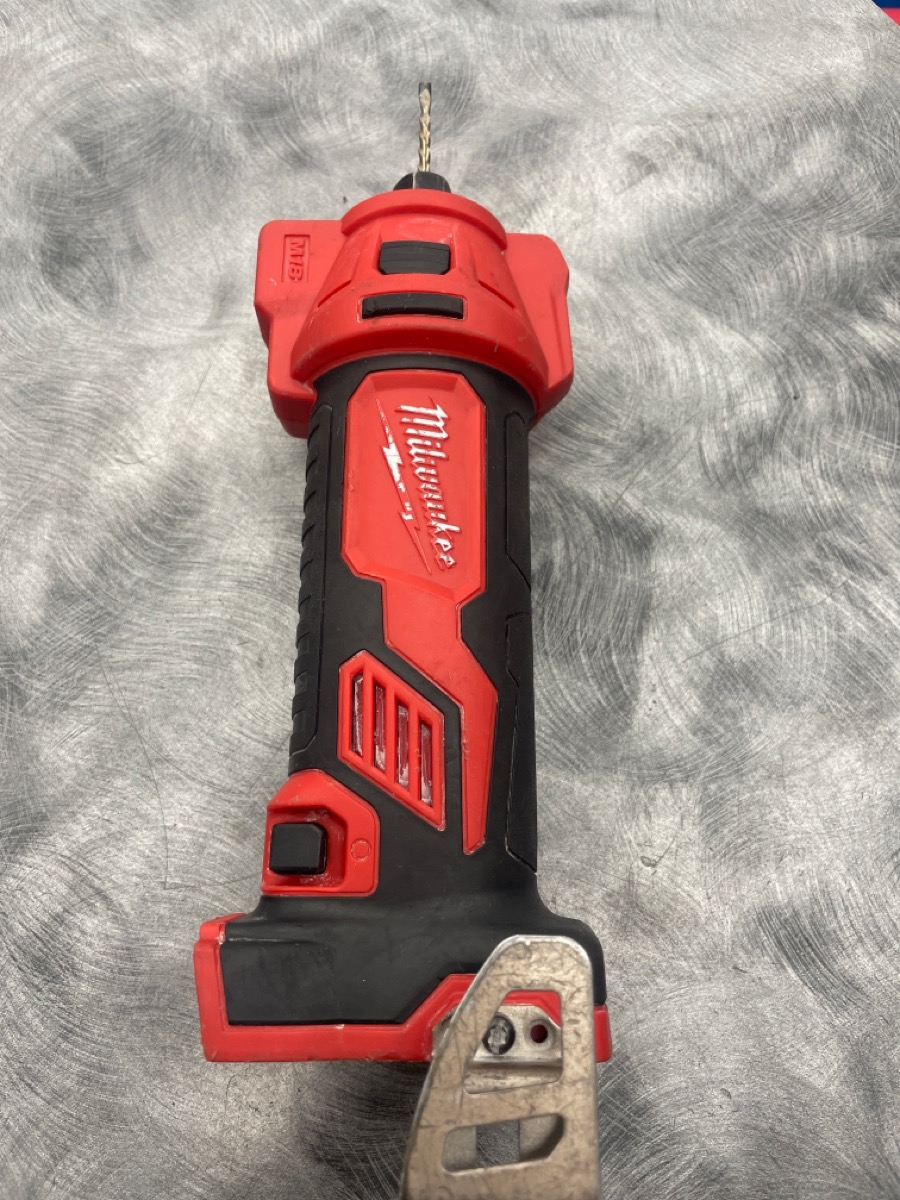 MILWAUKEE M18 18V LITHIUMION CORDLESS DRYWALL CUT OUT ROTARY TOOL