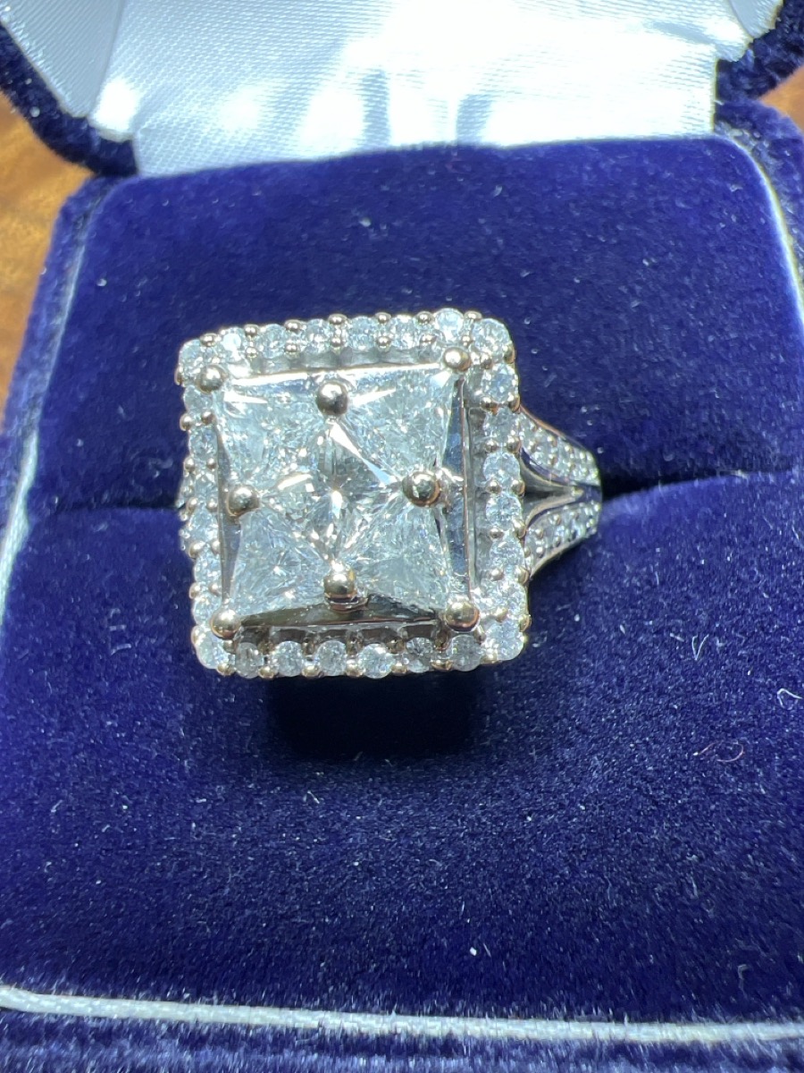Lady's Diamond Cluster Ring 55 Diamonds 2.00 Carat T.W. 14K White