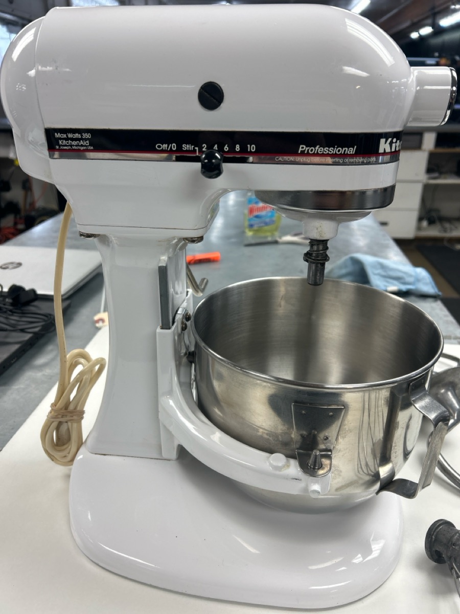 KITCHENAID CLASSIC MIXER KSM50PWH W/ATTACHMENTS Good Pawn 1 Spokane
