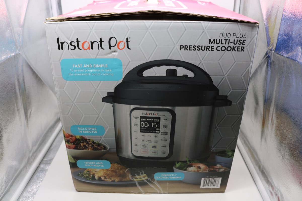 INSTANT POT DUO PLUS MULTIUSE PRESSURE COOKER Like New Buya
