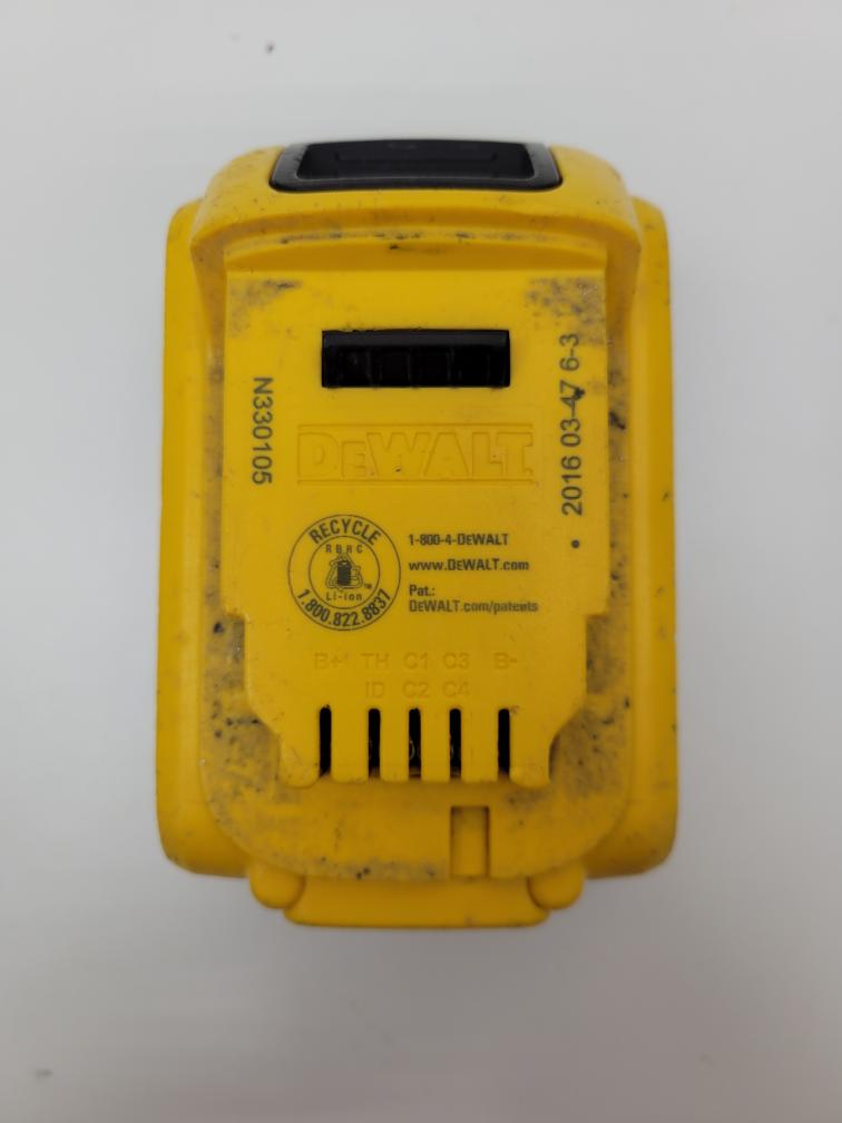 DEWALT DCB107/DCB205 12v/20v Charger w/5AH 20v XR Lithium Ion Battery