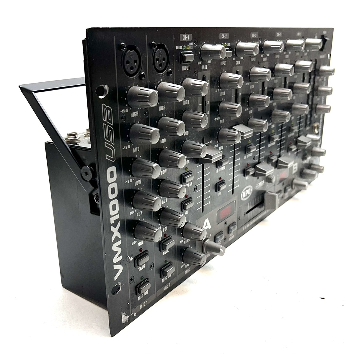 Behringer Pro Mixer VMX1000 5Channel Professional DJ Mixer! Good