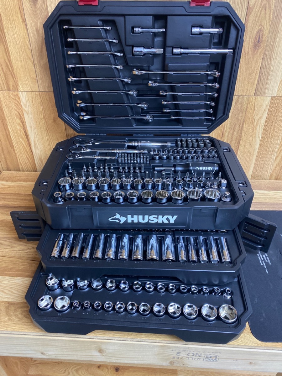 HUSKY TOOLS MECHANICS TOOL SET 290**In store pick up only** Acceptable