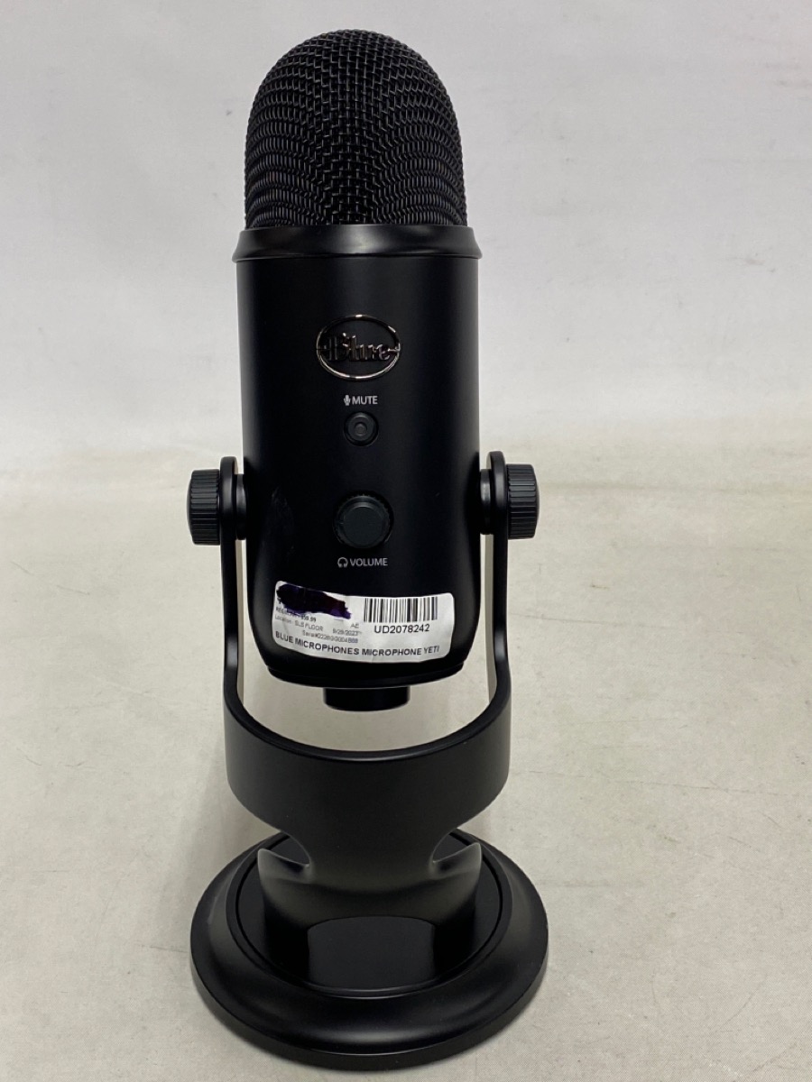 BLUE YETI PROFESSIONAL MULTIPATTERN USB CONDENSER MICROPHONE