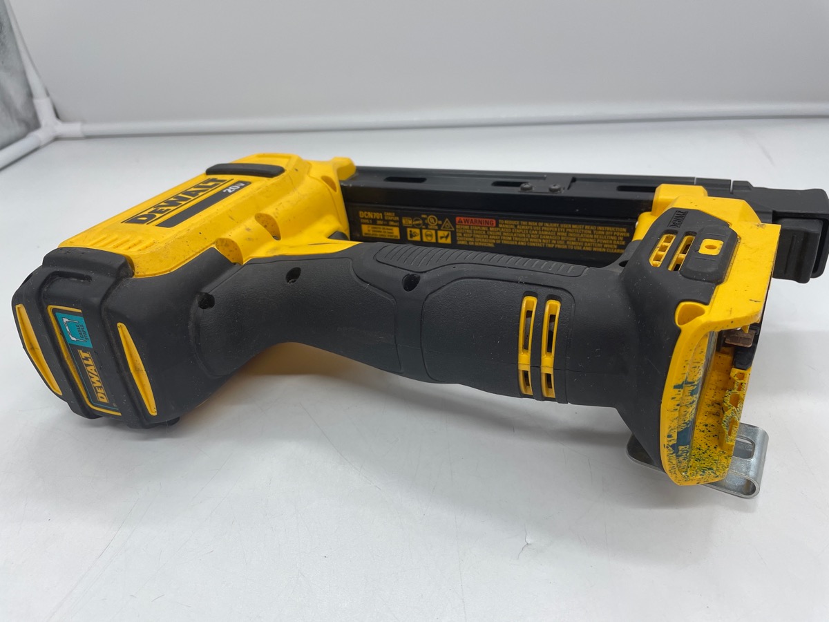 Dewalt DCN701 20V Cordless Cable Stapler (Bare Tool) Good Buya