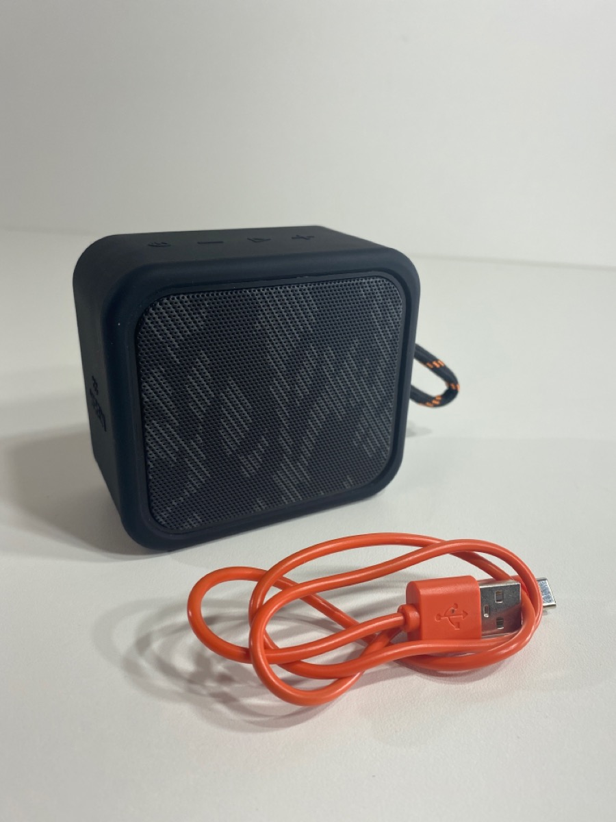 WREN TREK MINI BLUETOOTH SPEAKER WITH CHARGING CABLE - Picture 1 of 5