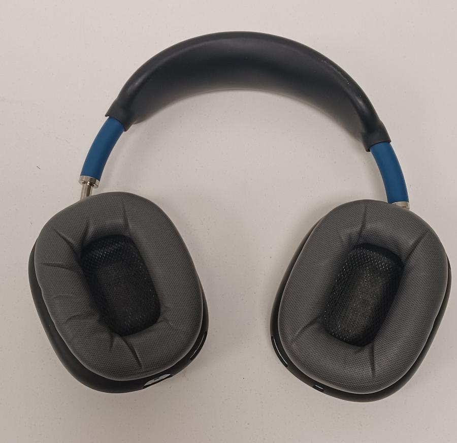 APPLE AIRPODS MAX Over Ear HeadPhones With ACCESSORIES Like New