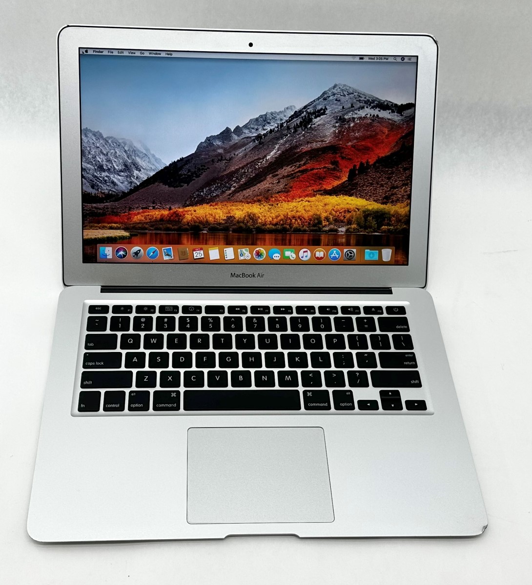 Apple MacBook Air 2010 MC503LL/A 128GB SSD 2GB Ram 13.3" 1.8 GHz Good
