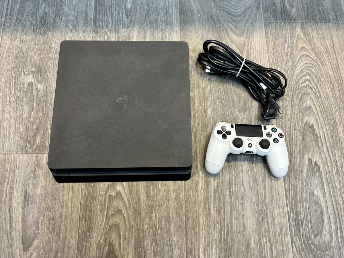 Sony CUH-2215B PS4 PlayStation 4 1TB Slim Console w/ Controller Very ...